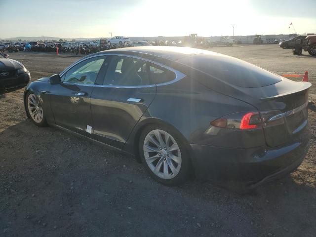 Obraz 2 z 2020 TESLA MODEL S  2020 z VIN 5YJSA1E21LF349230