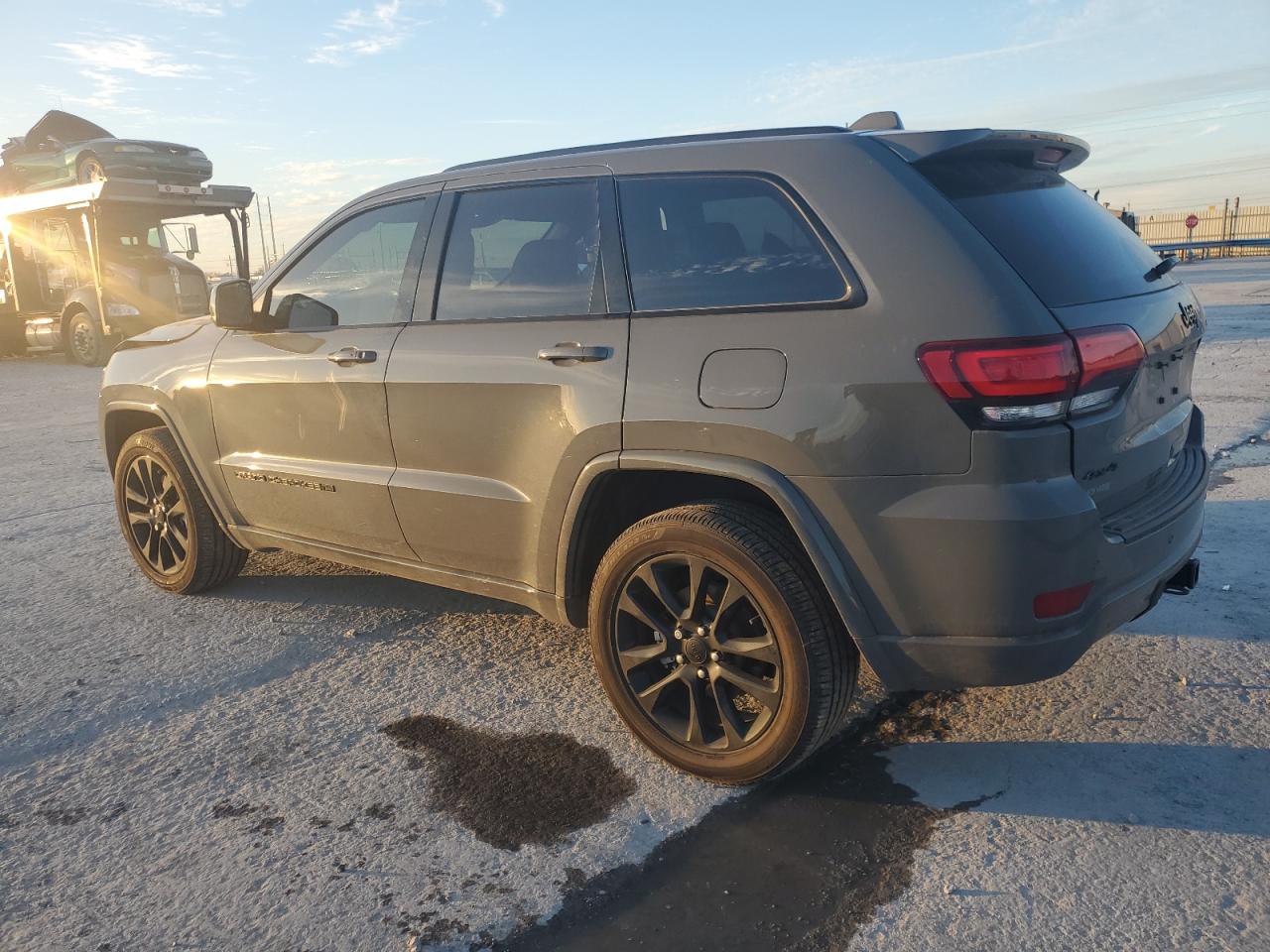 Image 2 of 2022 JEEP GRAND CHEROKEE LAREDO E 2022 with VIN 1C4RJFAG8NC144307