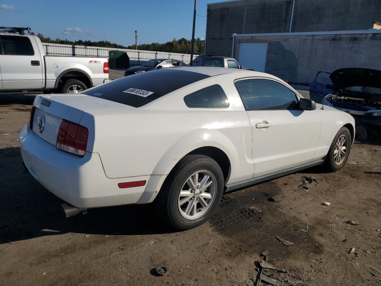 Изображение 3 2005 FORD MUSTANG  2005 с VIN 1ZVFT80N255179953