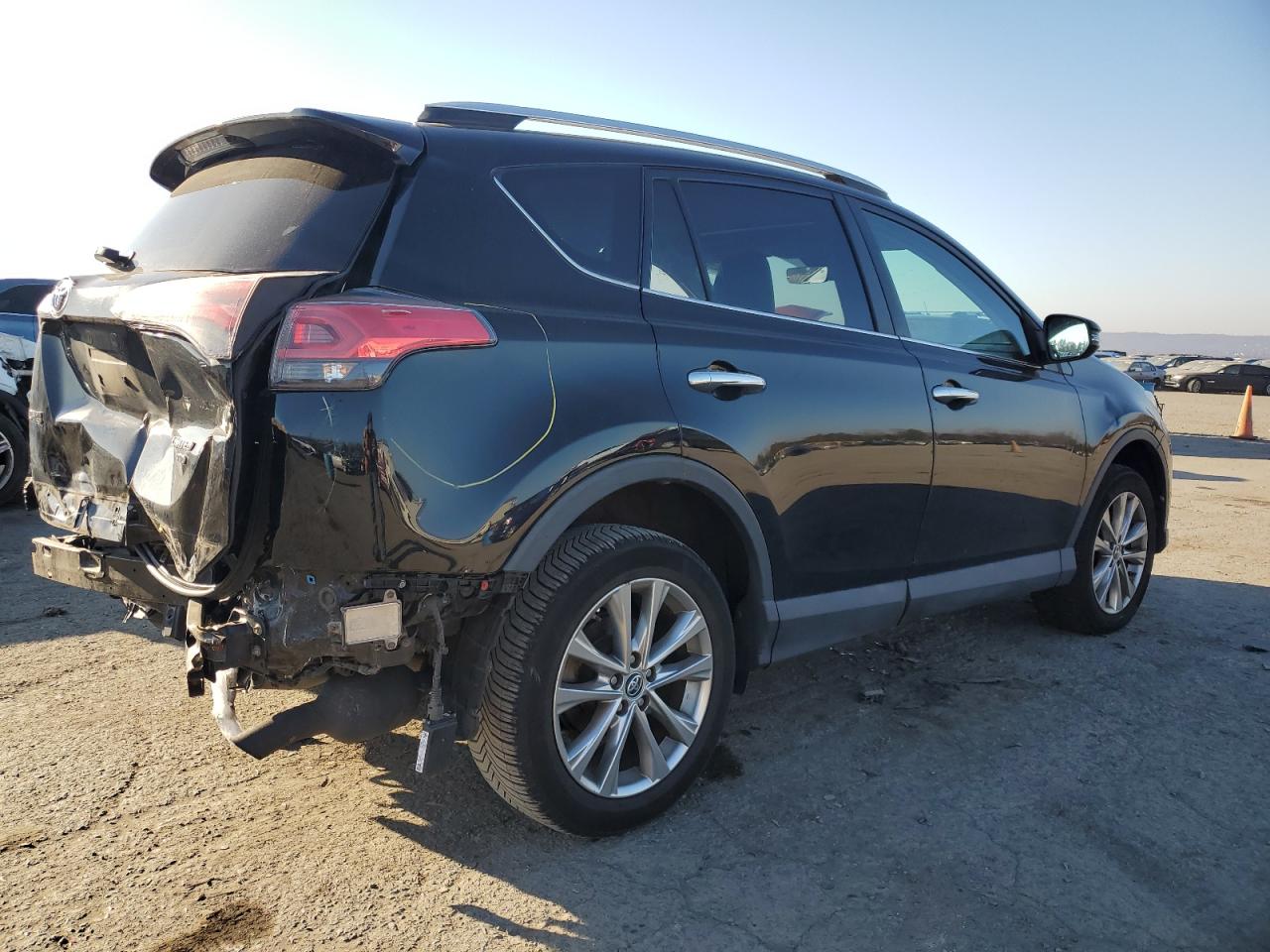 Obraz 3 z 2016 TOYOTA RAV4 LIMITED 2016 z VIN 2T3DFREV0GW412062