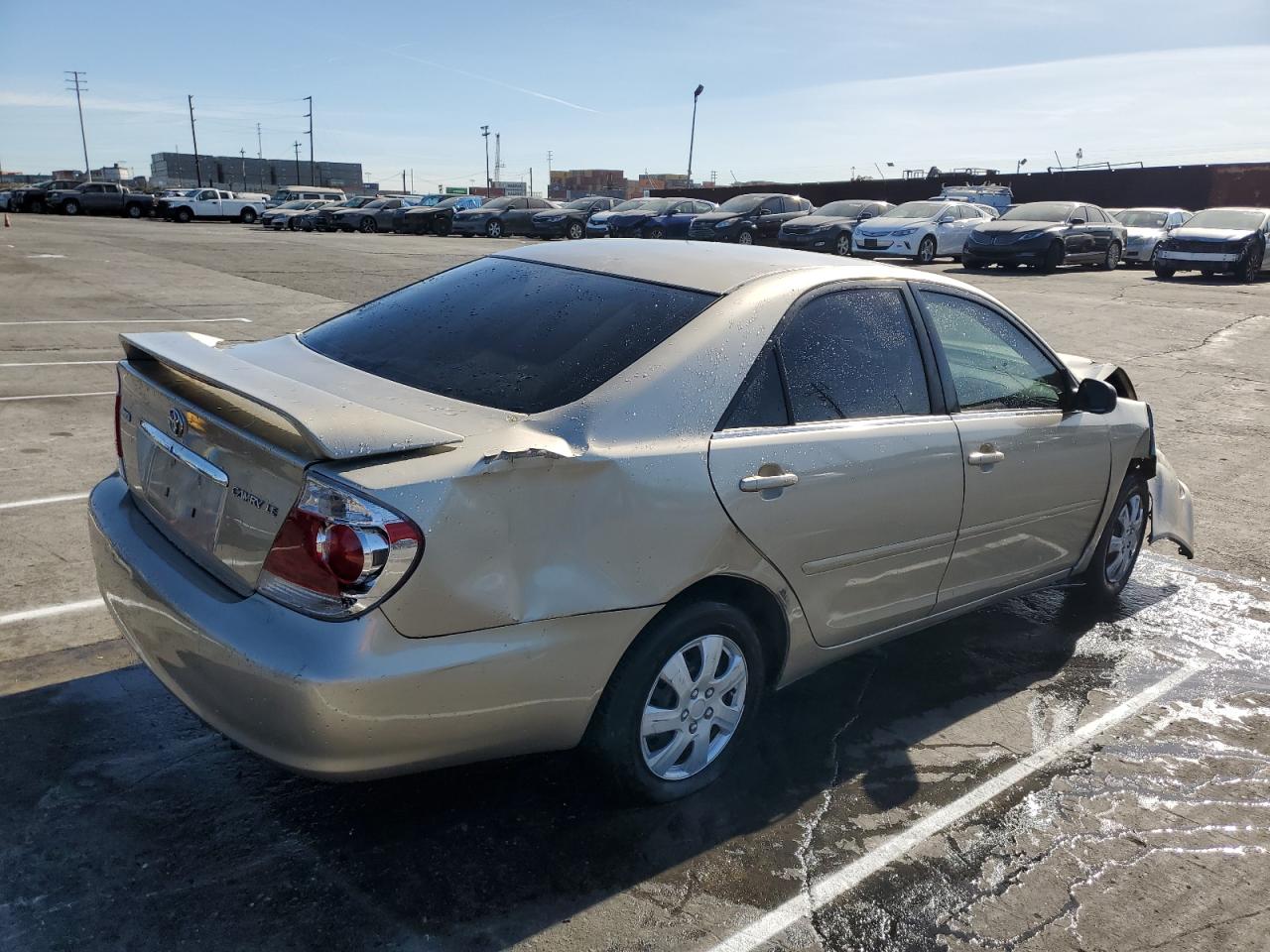 Image 3 of 2005 TOYOTA CAMRY LE 2005 with VIN 4T1BE32K25U567459
