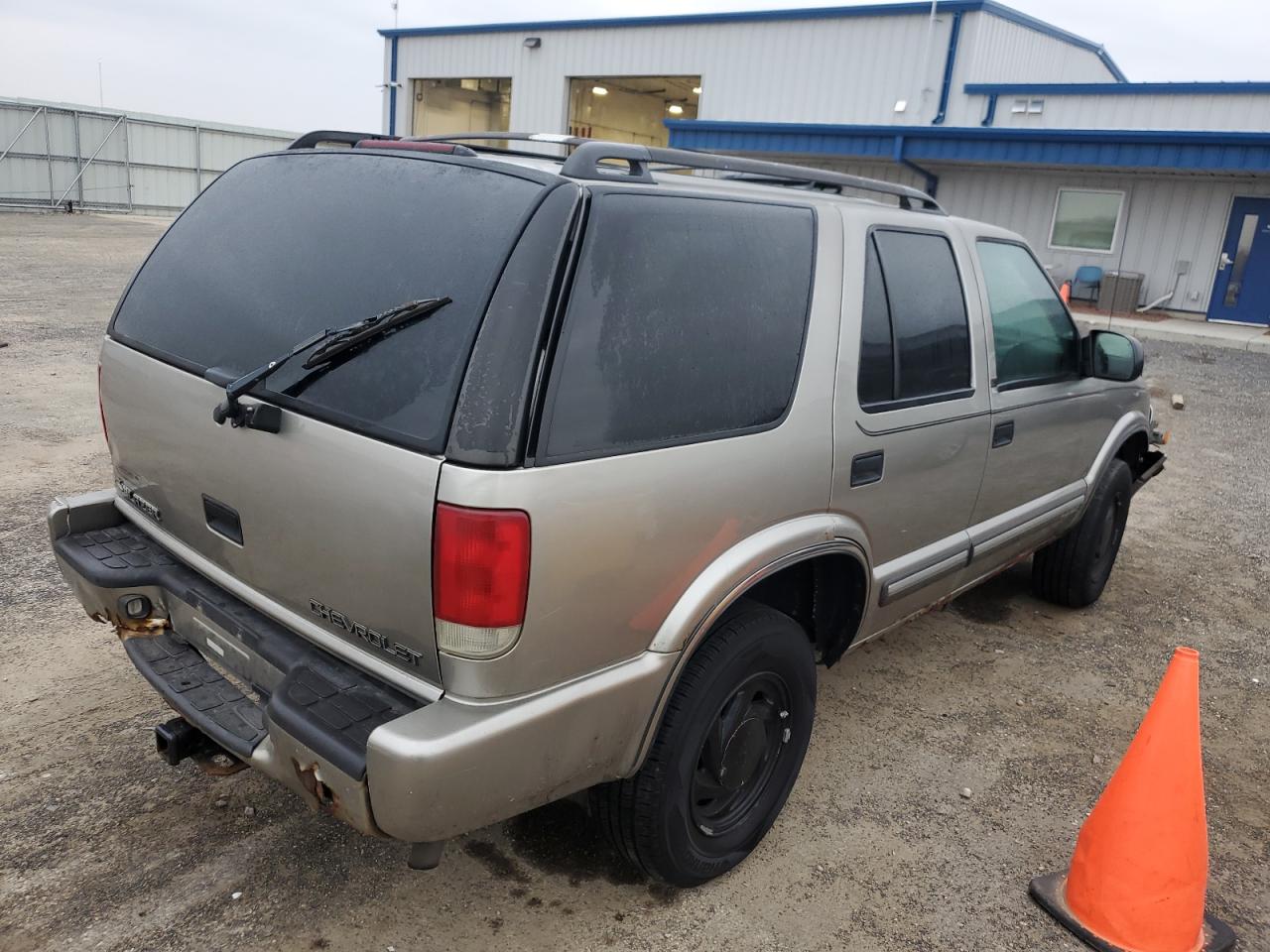 Изображение 3 2000 CHEVROLET BLAZER  2000 с VIN 1GNDT13W1Y2328856