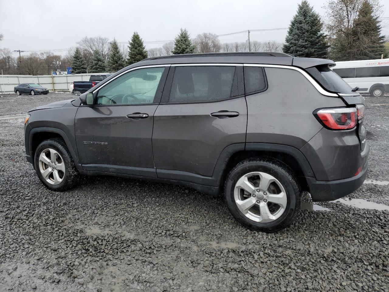 Obraz 2 z 2018 JEEP COMPASS LATITUDE 2018 z VIN 3C4NJDBB2JT200326
