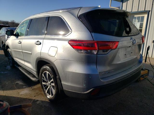 Image 2 of 2018 TOYOTA HIGHLANDER SE 2018 with VIN 5TDJZRFHXJS552843