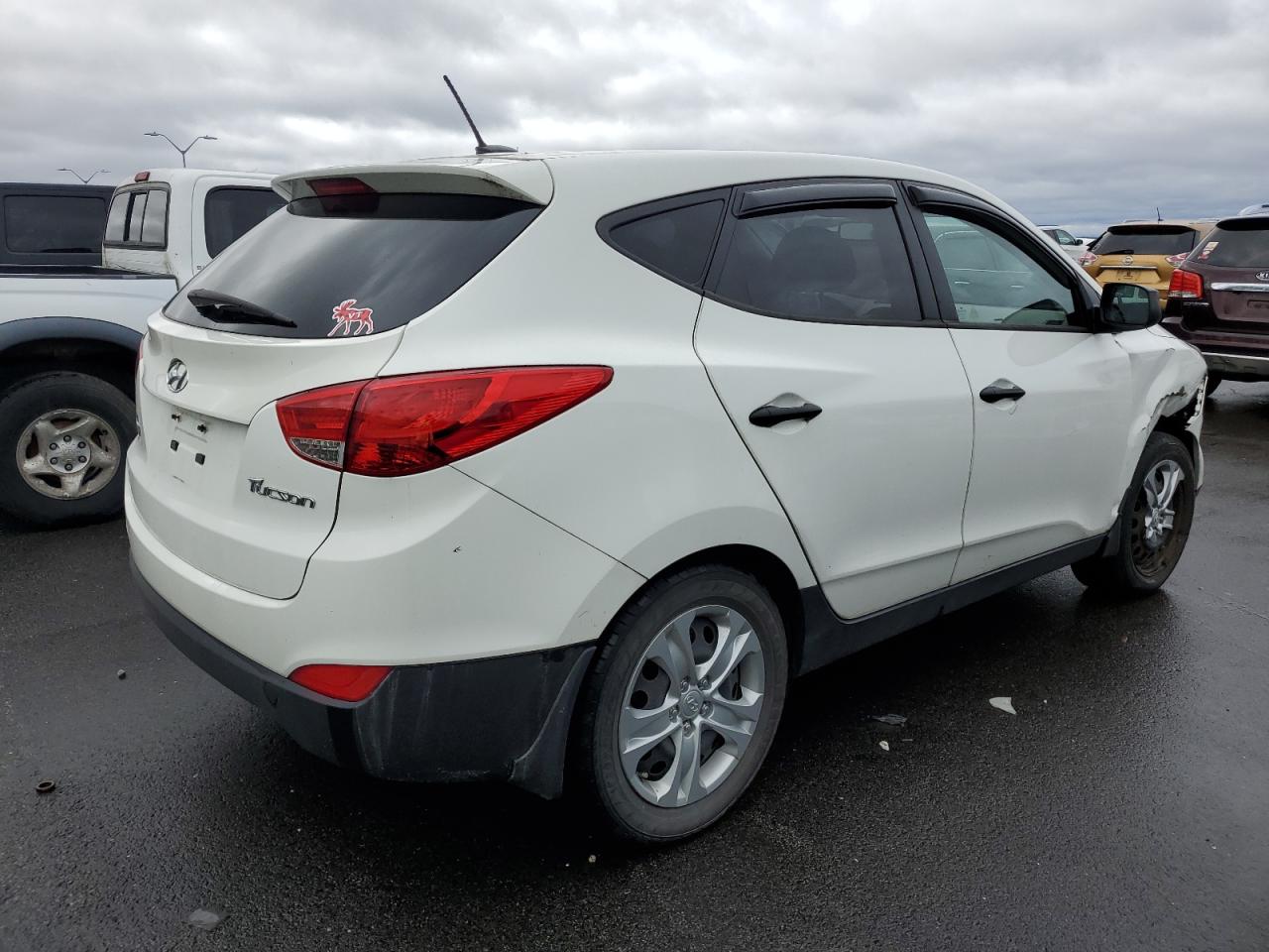 Image 3 of 2012 HYUNDAI TUCSON GL 2012 with VIN KM8JT3AB3CU390338