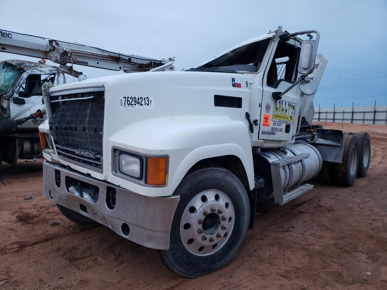 Image 2 of 2013 MACK 600 CHU600 2013 with VIN 1M1AN09Y1DM012560