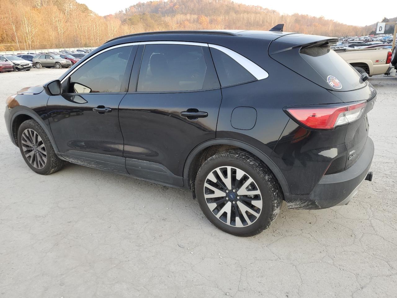 Image 2 of 2020 FORD ESCAPE SEL 2020 with VIN 1FMCU9H92LUA29047