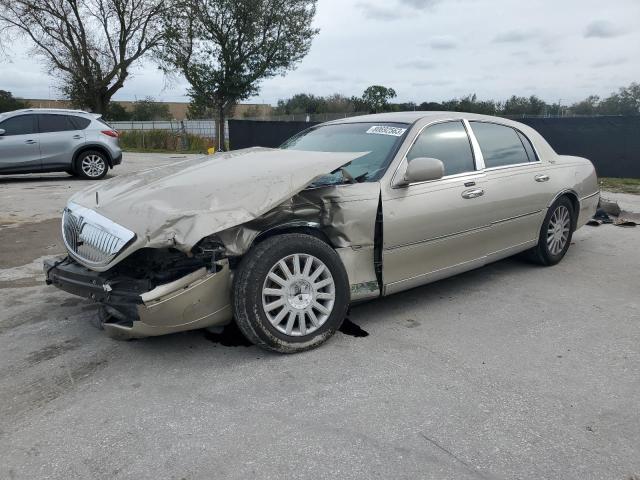 Image 1 of 2005 LINCOLN TOWN CAR SIGNATURE LIMITED 2005 with VIN 1LNHM82W95Y642549
