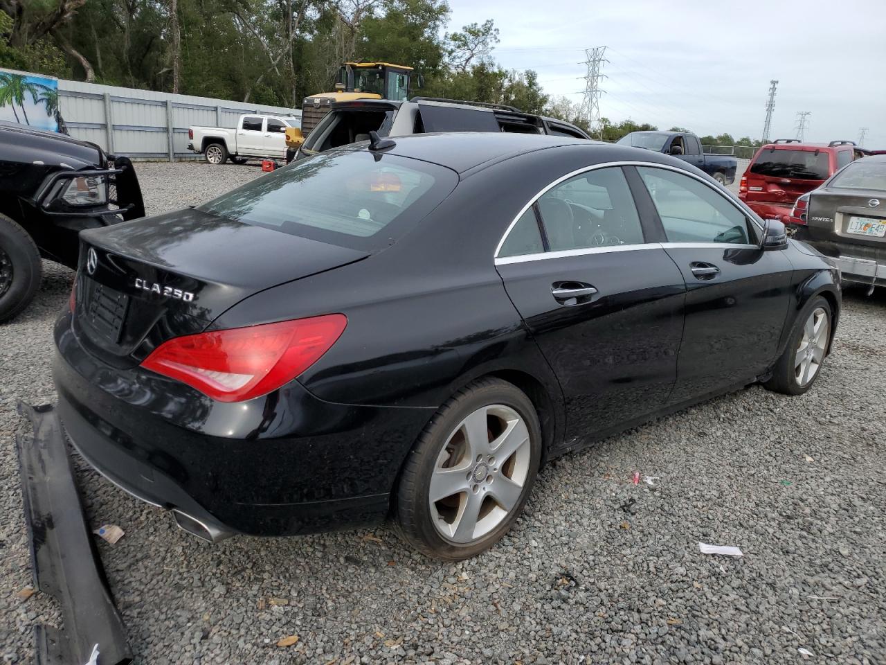 Obraz 3 z 2015 MERCEDES-BENZ CLA 250 2015 z VIN WDDSJ4EB2FN249893