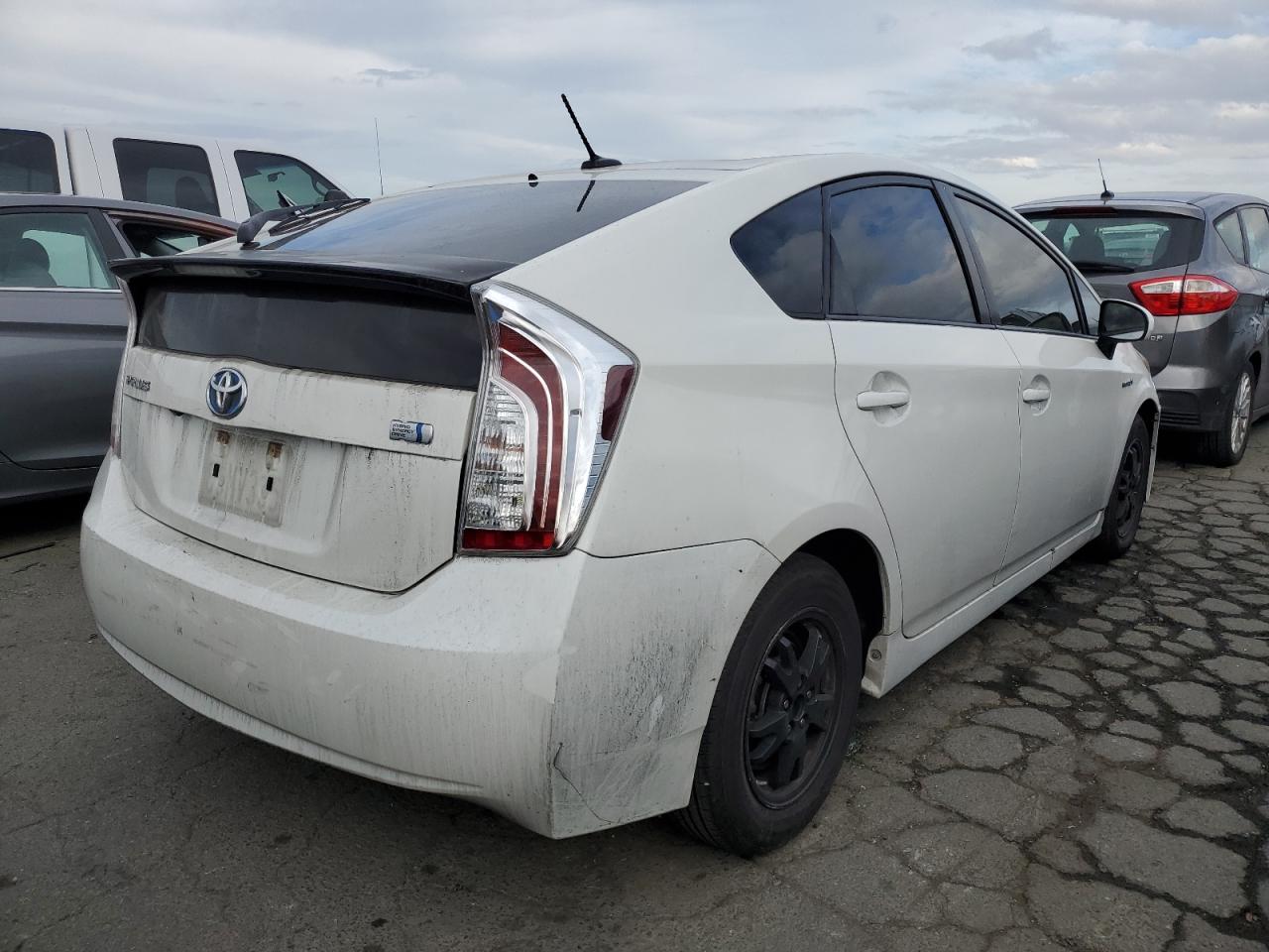 Image 3 of 2014 TOYOTA PRIUS  2014 with VIN JTDKN3DU1E1740053