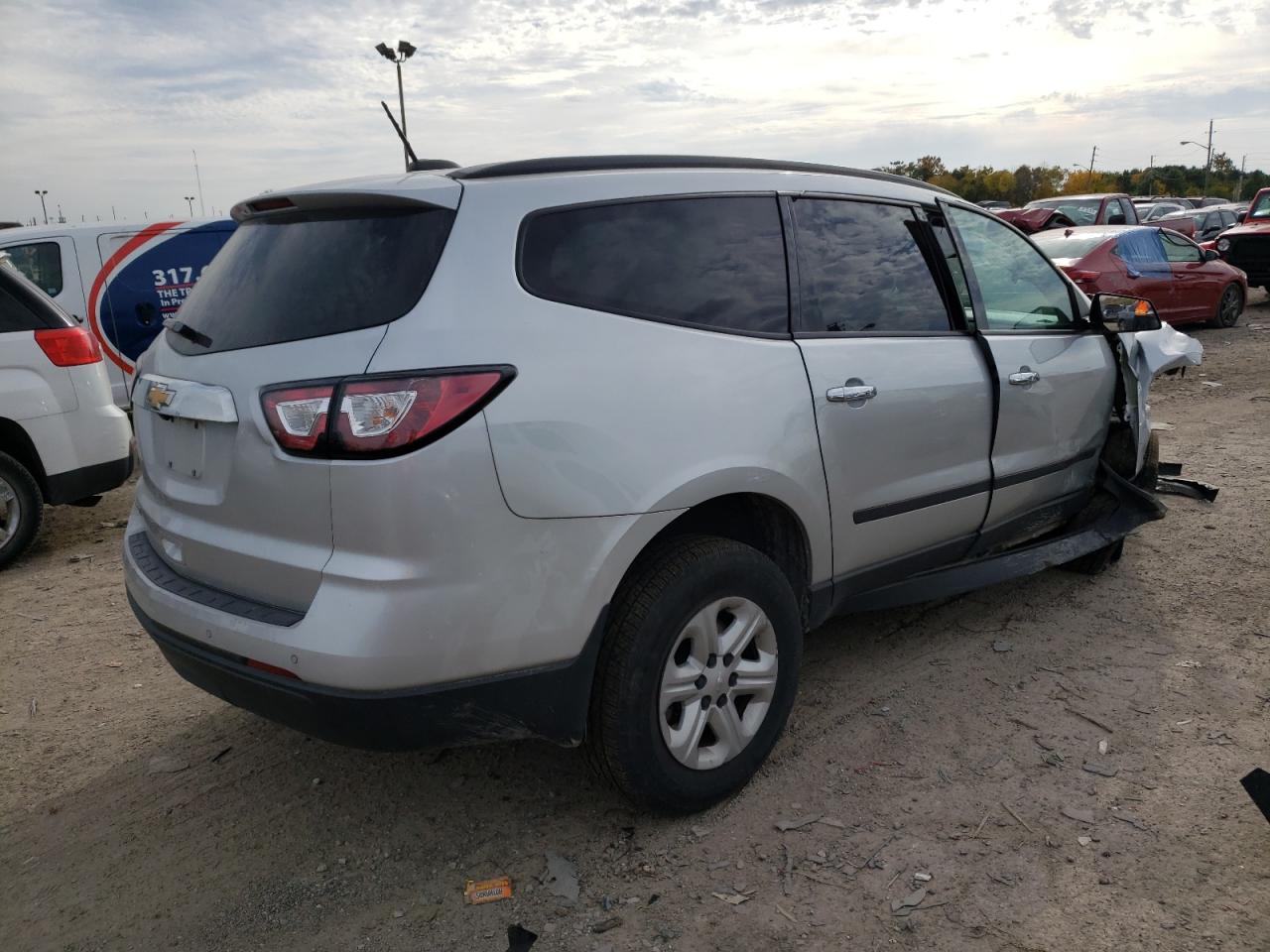 Obraz 3 z 2017 CHEVROLET TRAVERSE LS 2017 z VIN 1GNKRFED0HJ301491