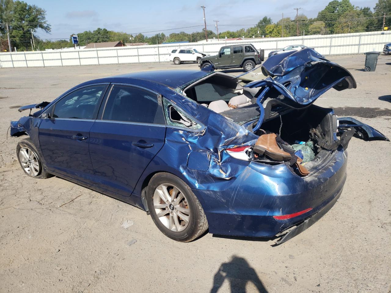 Image 2 of 2015 HYUNDAI SONATA SE 2015 with VIN 5NPE24AFXFH069915