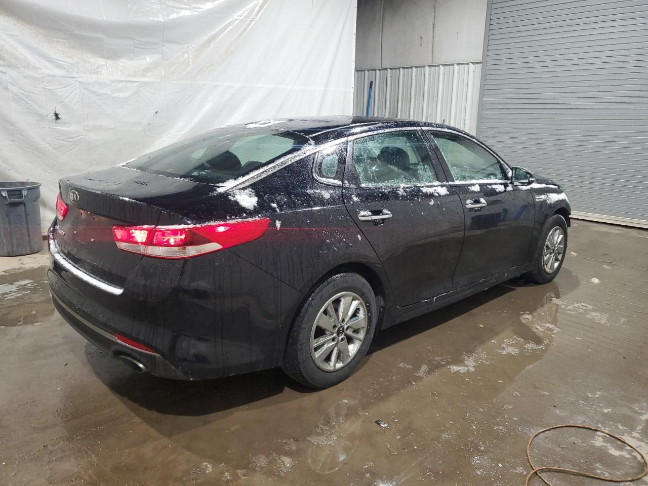 Obraz 3 z 2017 KIA OPTIMA LX 2017 z VIN 5XXGT4L34HG165174