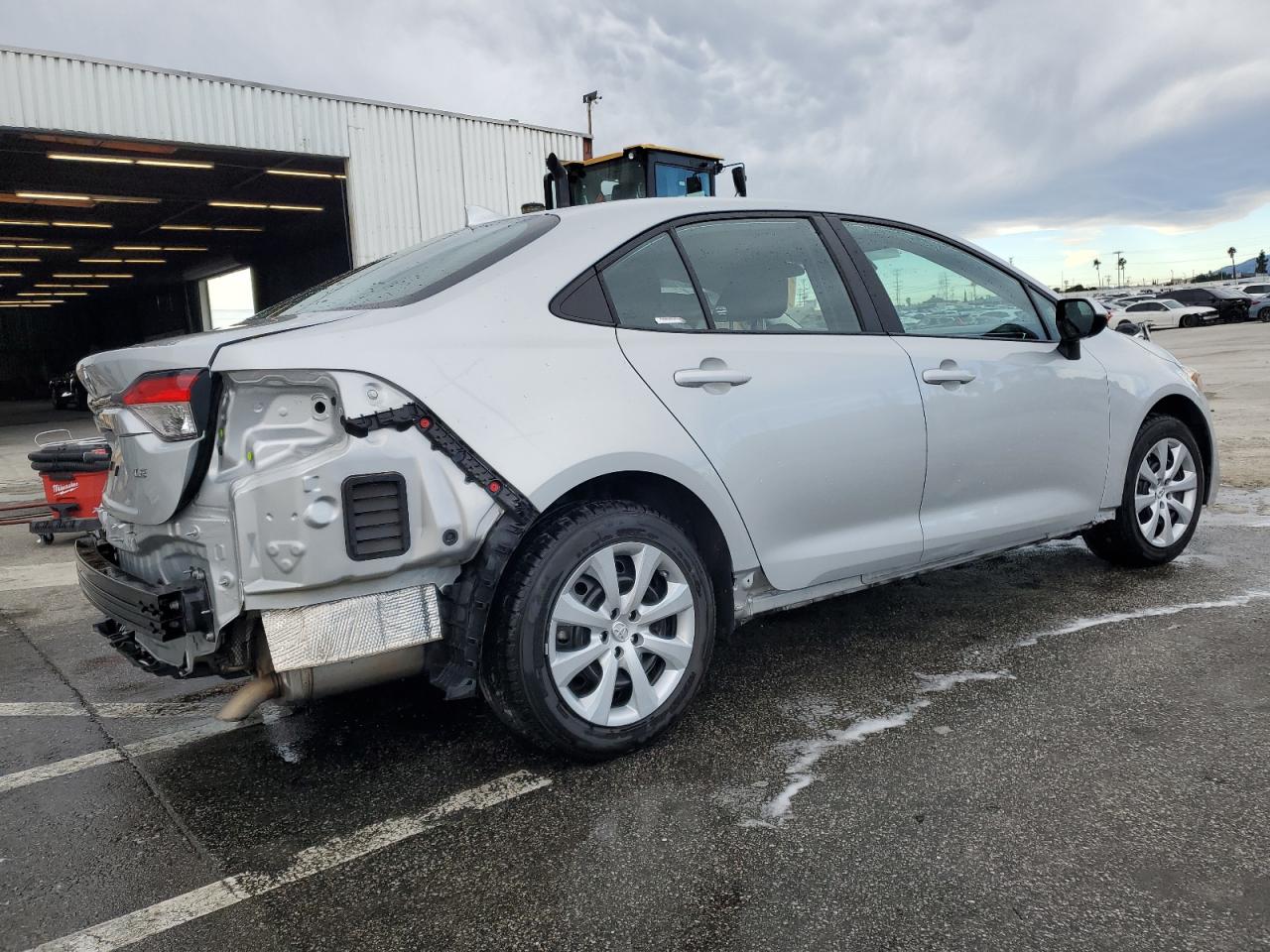 Изображение 3 2022 TOYOTA COROLLA LE 2022 с VIN 5YFEPMAE5NP318857