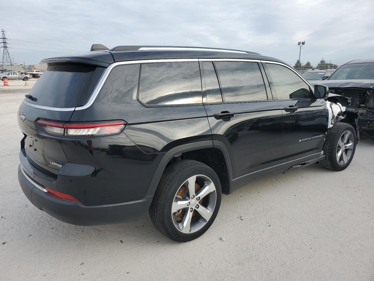 Obraz 3 z Jeep Grand Cherokee L Limited 2021 z VIN 1C4RJKBG0M8100939