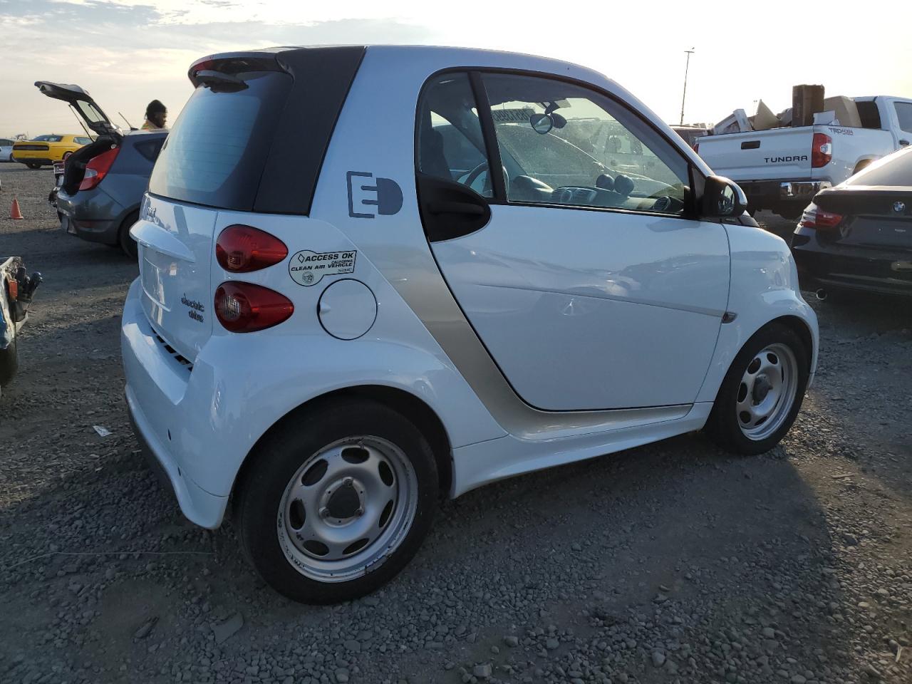 Obraz 3 z Smart Fortwo 2013 z VIN WMEEJ9AA6DK708683