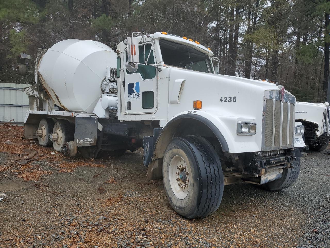 Image 1 of 2014 KENWORTH CONSTRUCTION W900 2014 with VIN 1NKWX7EX1EJ410746