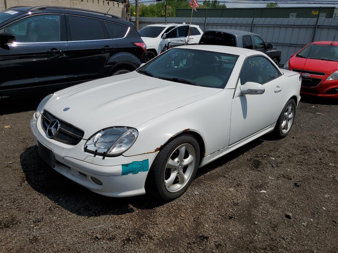 Image 1 of 2001 MERCEDES-BENZ SLK 320 2001 with VIN WDBKK65F61F211025