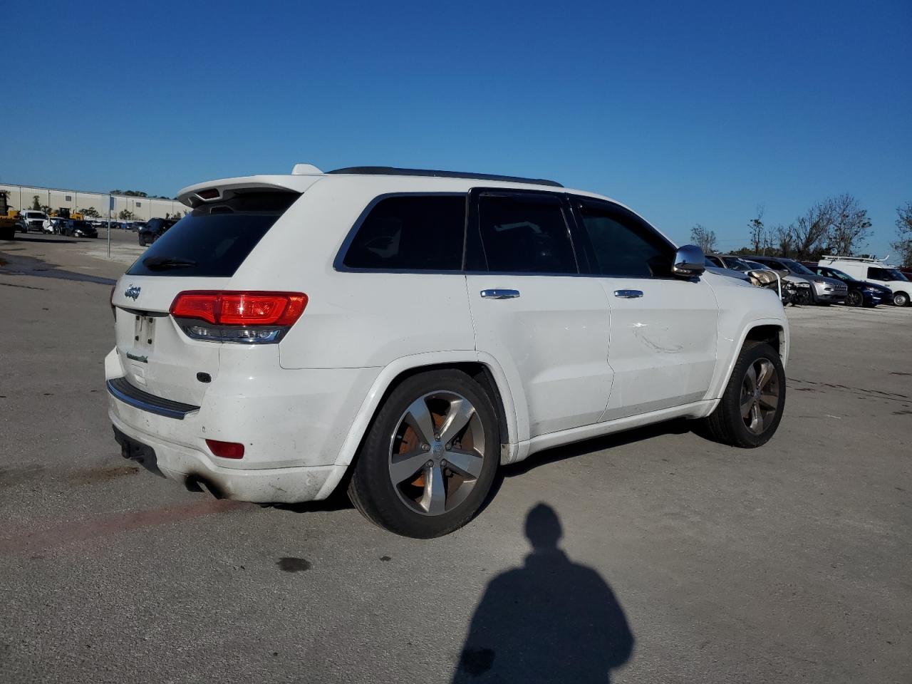 Image 3 of 2014 JEEP GRAND CHEROKEE OVERLAND 2014 with VIN 1C4RJFCG2EC538933