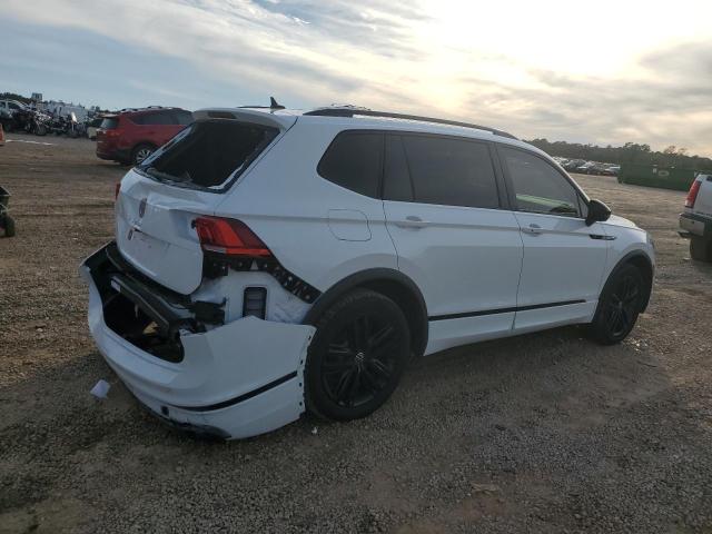 Image 3 of 2022 VOLKSWAGEN TIGUAN SE R-LINE BLACK 2022 with VIN 3VVCB7AX0NM108474