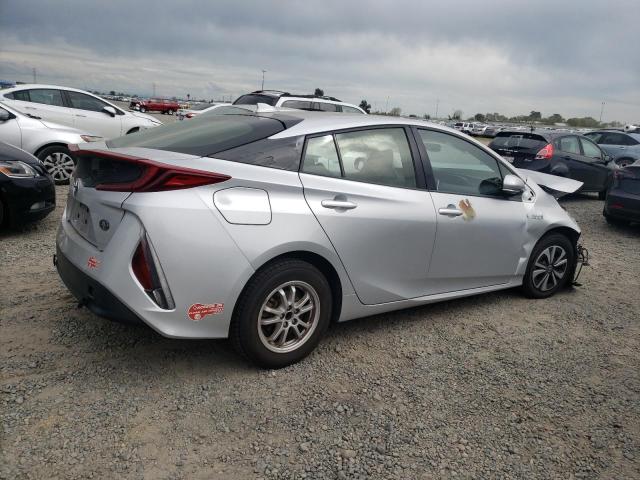 Изображение 3 2017 TOYOTA PRIUS PRIME  2017 с VIN JTDKARFP3H3004875