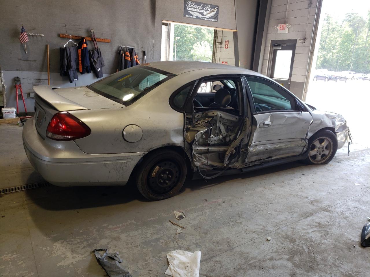 Изображение 3 2006 FORD TAURUS SE 2006 с VIN 1FAFP53U86A239922