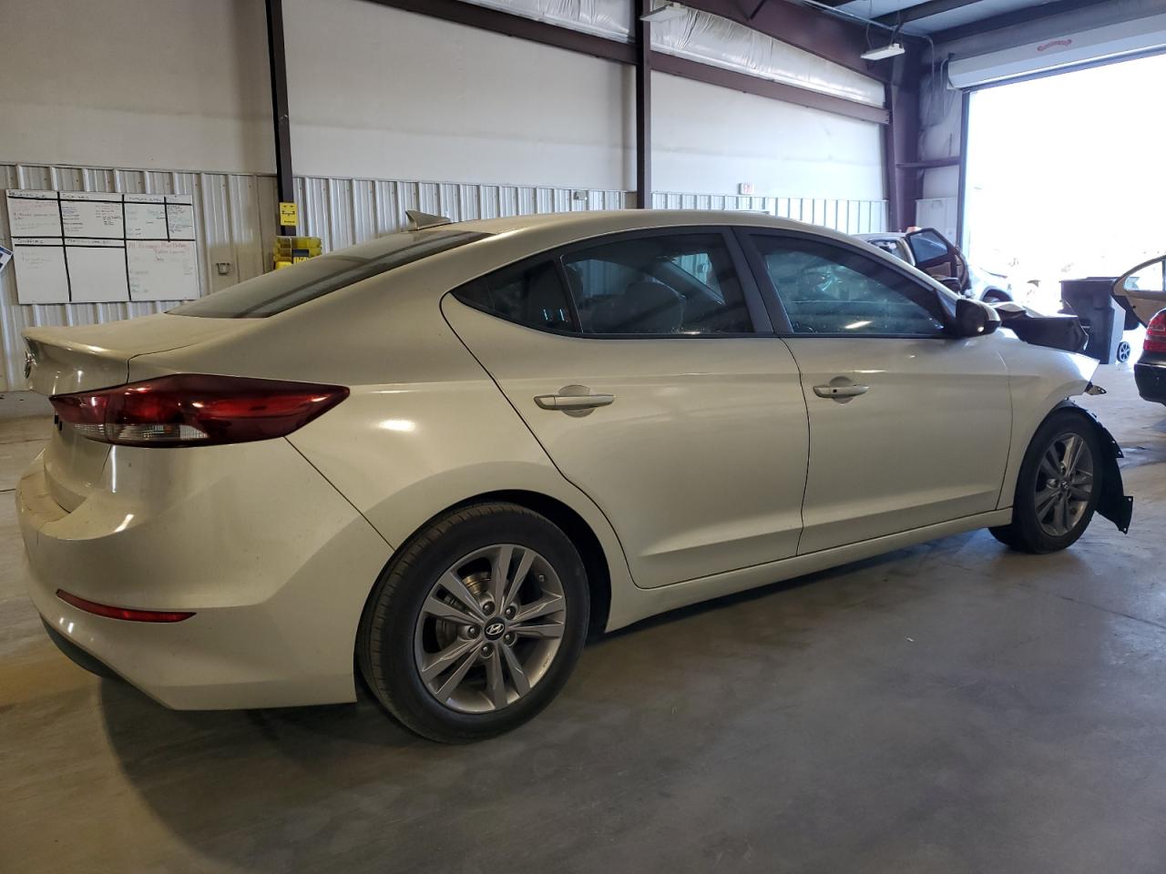 Image 3 of 2017 HYUNDAI ELANTRA SE 2017 with VIN KMHD84LF0HU271805