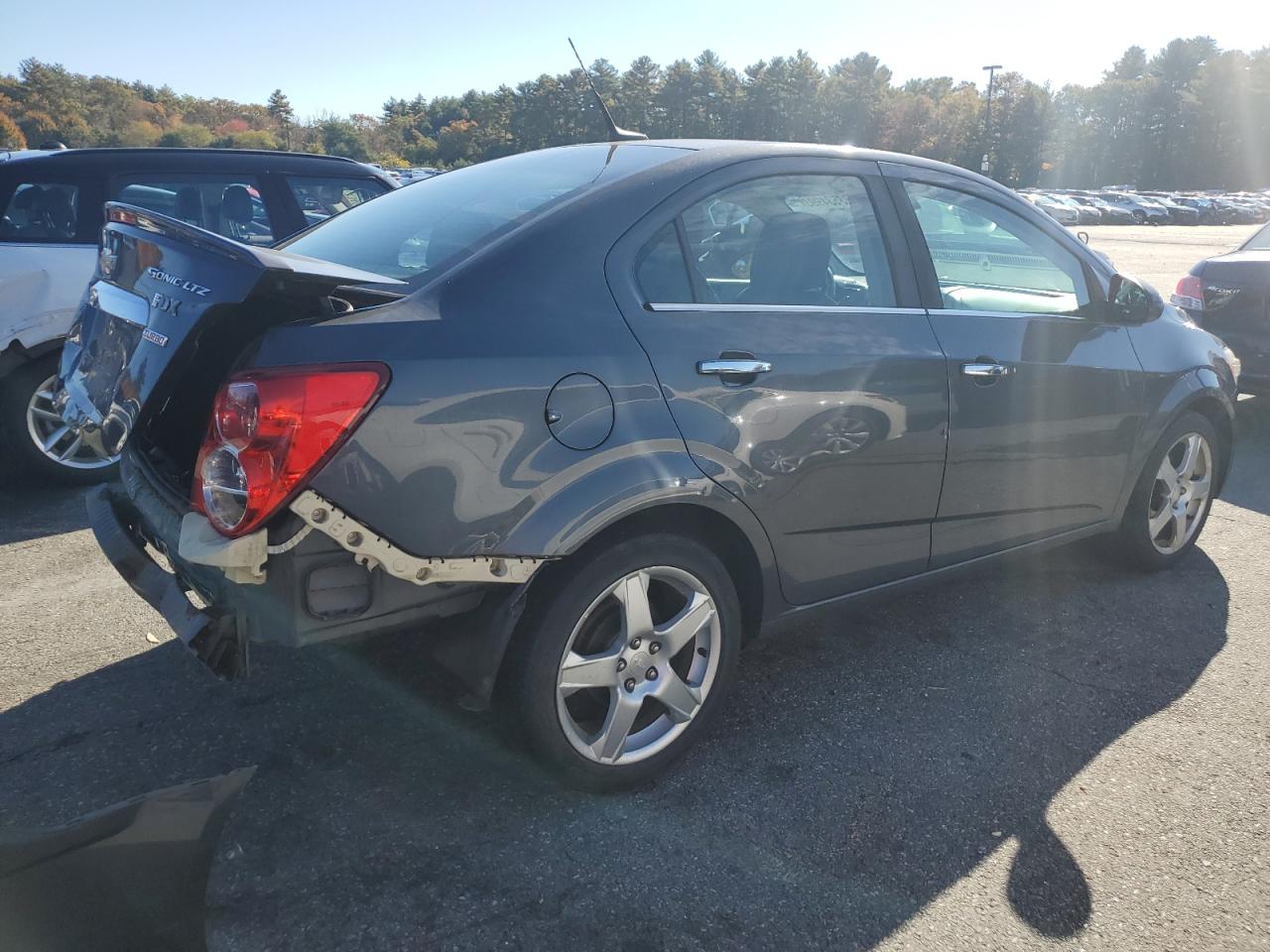 Image 3 of Chevrolet Sonic Ltz 2013 with VIN 1G1JE5SB2D4225691