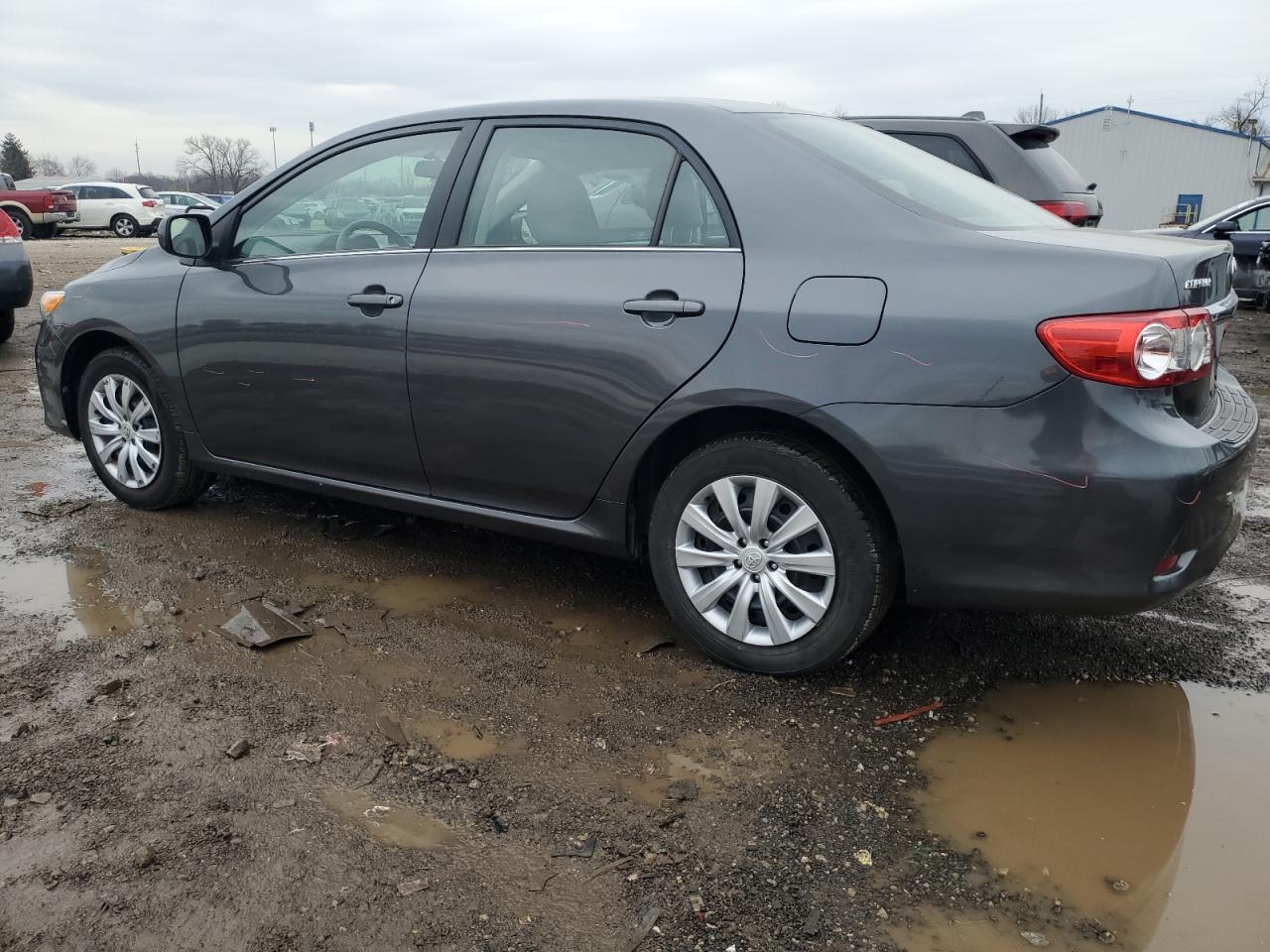 Image 2 of 2013 TOYOTA COROLLA BASE 2013 with VIN 2T1BU4EE3DC924615