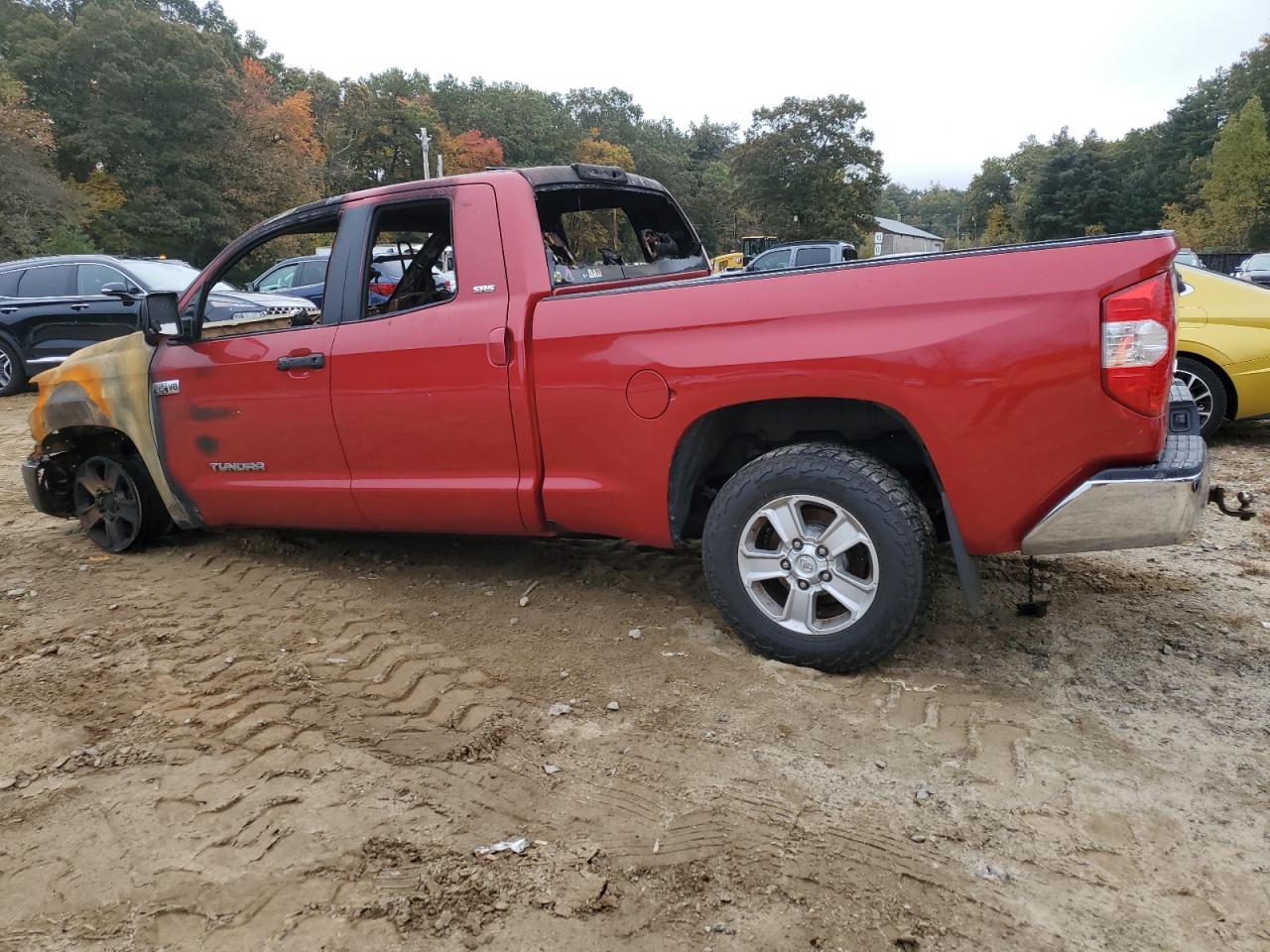 Image 2 of 2016 TOYOTA TUNDRA DOUBLE CAB SR/SR5 2016 with VIN 5TFUY5F16GX575955