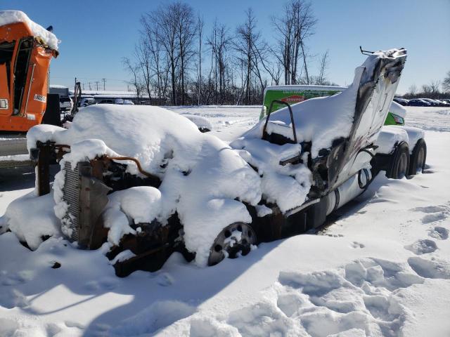 Image 2 of 2016 FREIGHTLINER CASCADIA 113  2016 with VIN 3AKGGHDV7GSHB9605