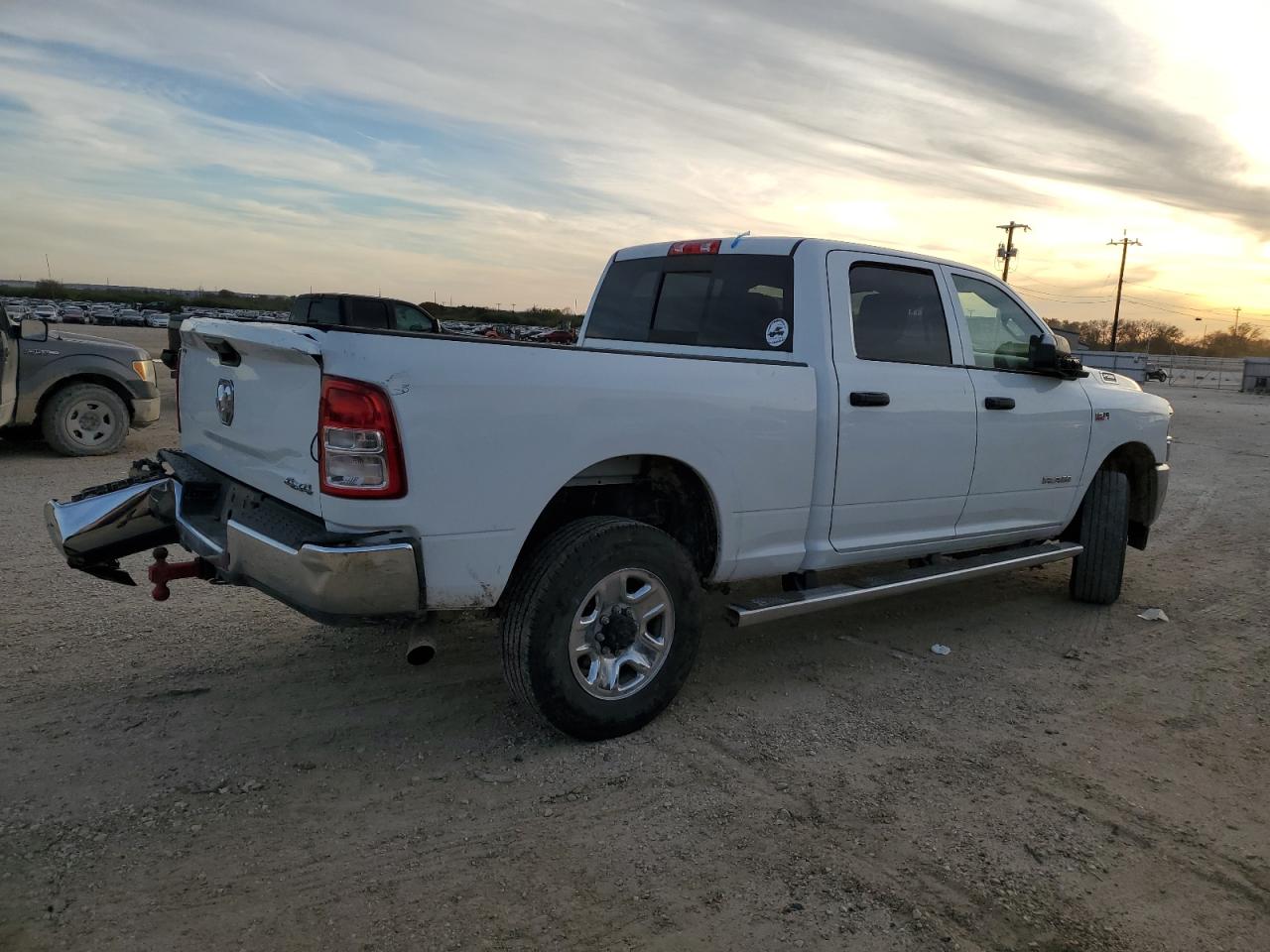 Image 3 of 2019 RAM 2500 TRADESMAN 2019 with VIN 3C6UR5CJ1KG668999