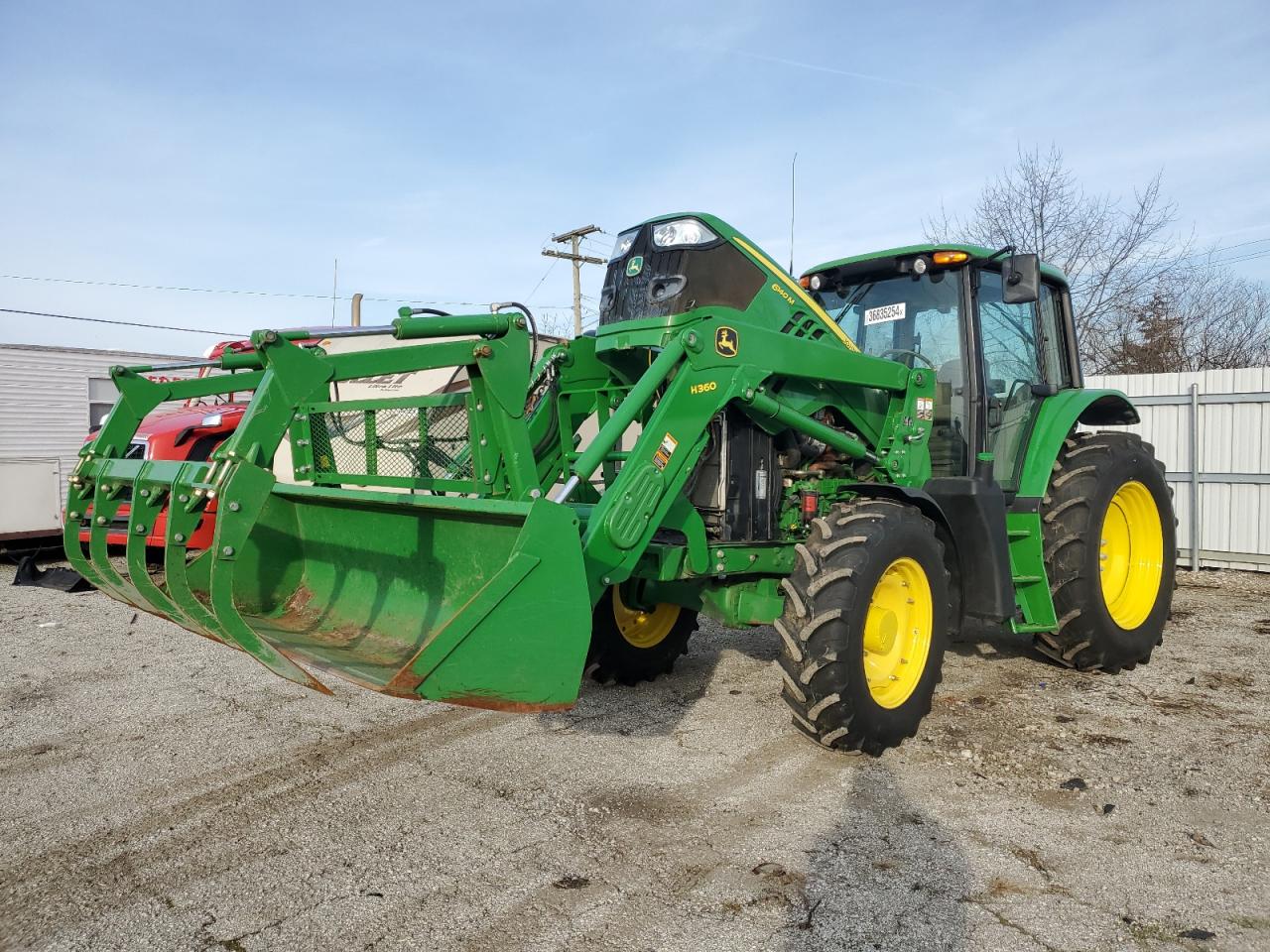 Image 2 of 2013 JOHN TRACTOR 2013 with VIN 1L06140MADH762077