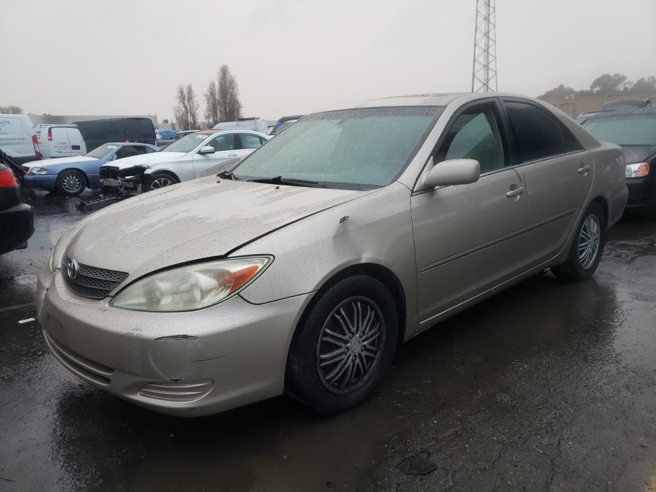 Image 1 of 2002 TOYOTA CAMRY LE 2002 with VIN JTDBF30K820062114