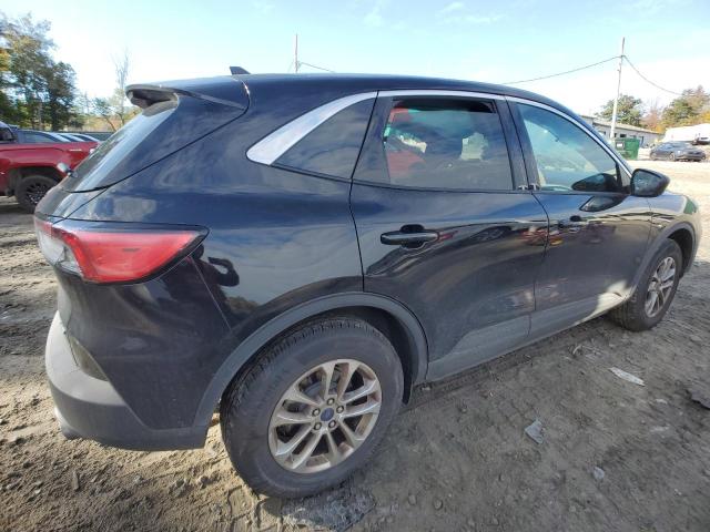 Image 3 of 2022 FORD ESCAPE SE 2022 with VIN 1FMCU9G68NUB50711