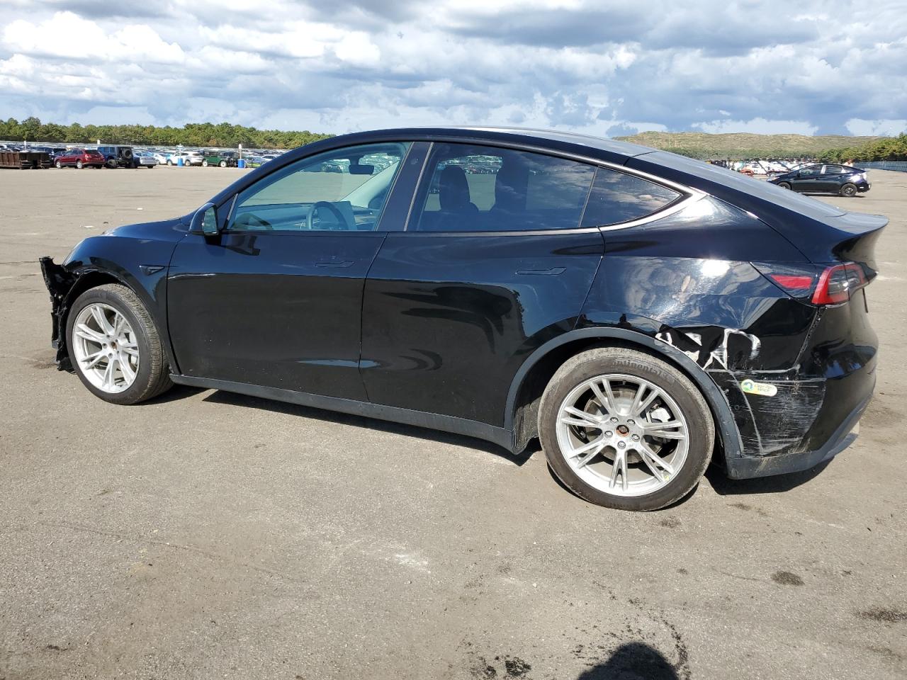 Image 2 of 2022 TESLA MODEL Y  2022 with VIN 7SAYGDEE6NF361111