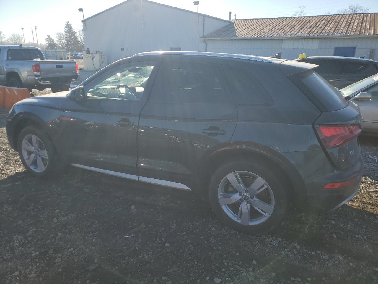Image 2 of 2018 AUDI Q5 PREMIUM 2018 with VIN WA1ANAFY3J2138446