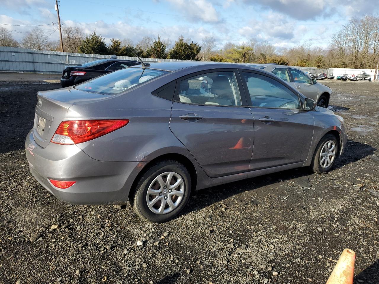 Image 3 of 2013 HYUNDAI ACCENT GLS 2013 with VIN KMHCT4AE3DU563219
