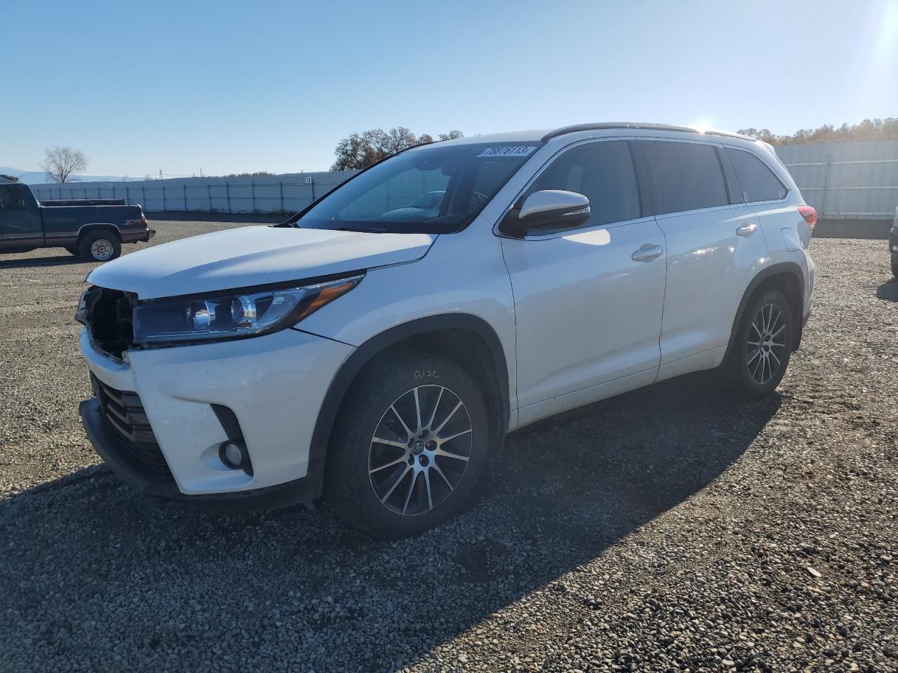Изображение 2017 TOYOTA HIGHLANDER SE 2017