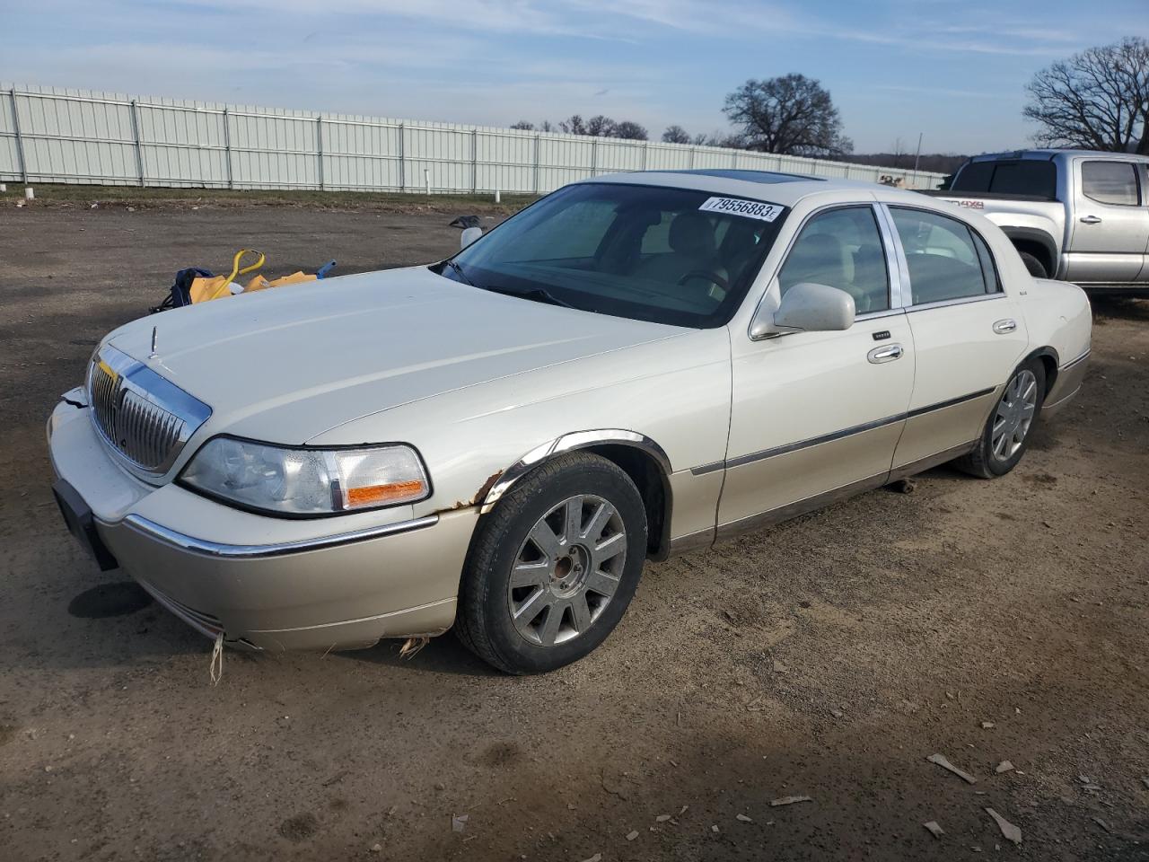 Изображение 1 2005 LINCOLN TOWN CAR SIGNATURE LIMITED 2005 с VIN 1LNHM82W15Y624935