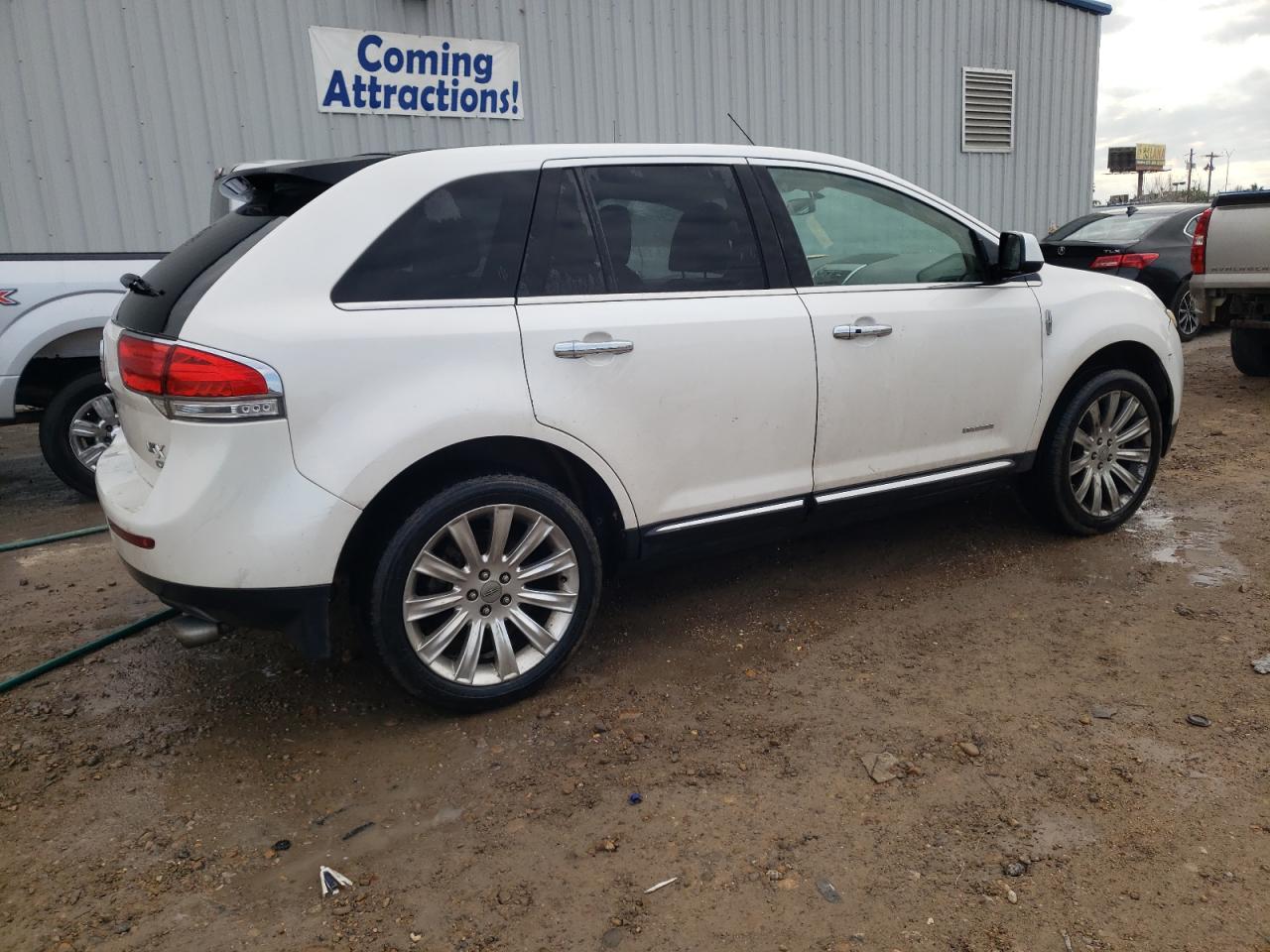 Image 3 of 2011 LINCOLN MKX  2011 with VIN 2LMDJ8JK5BBJ05079