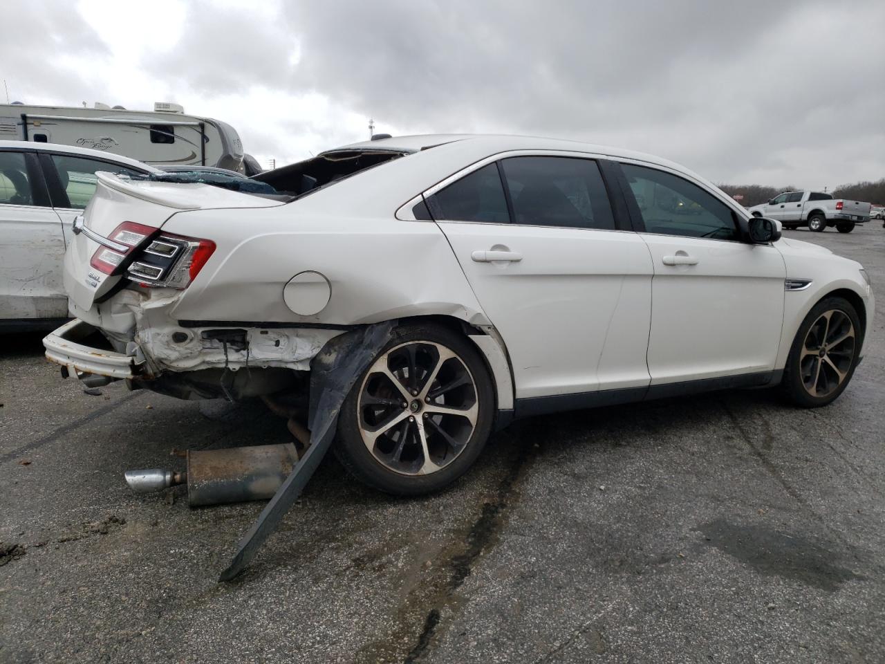 Image 3 of 2014 FORD TAURUS SEL 2014 with VIN 1FAHP2H85EG177913