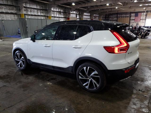 Obraz 2 z 2020 VOLVO XC40 T5 R-DESIGN 2020 z VIN YV4162UM6L2313085