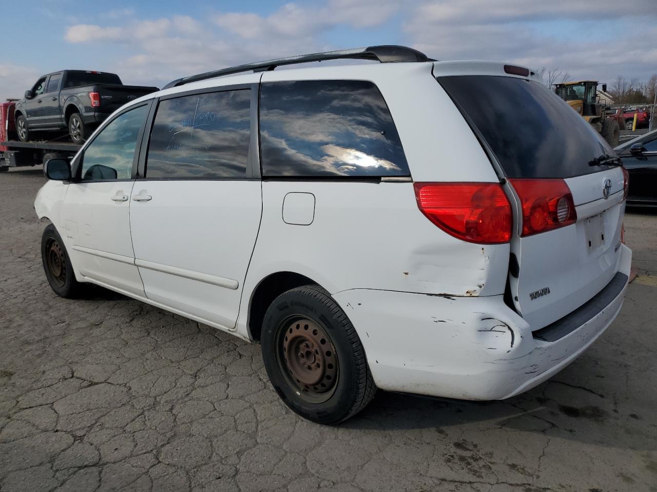 Image 2 of 2008 TOYOTA SIENNA CE 2008 with VIN 5TDZK23C68S116928