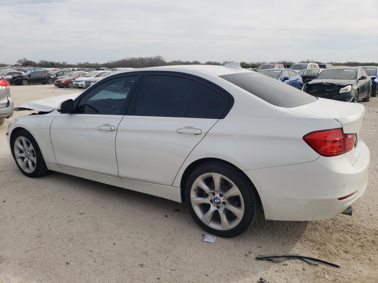 Image 2 of 2015 BMW 320 I 2015 with VIN WBA3B1G57FNT64682