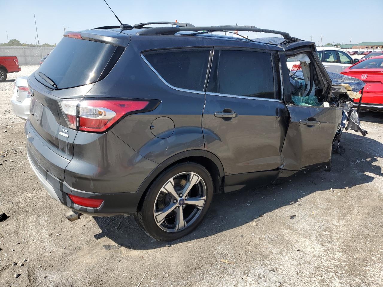 Image 3 of 2017 FORD ESCAPE SE 2017 with VIN 1FMCU0GD9HUA05241