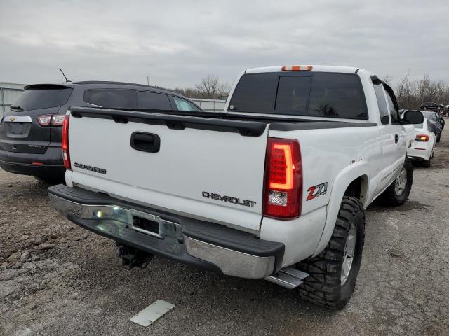 Obraz 3 z 2005 CHEVROLET SILVERADO K1500 2005 z VIN 1GCEK19B05E163865