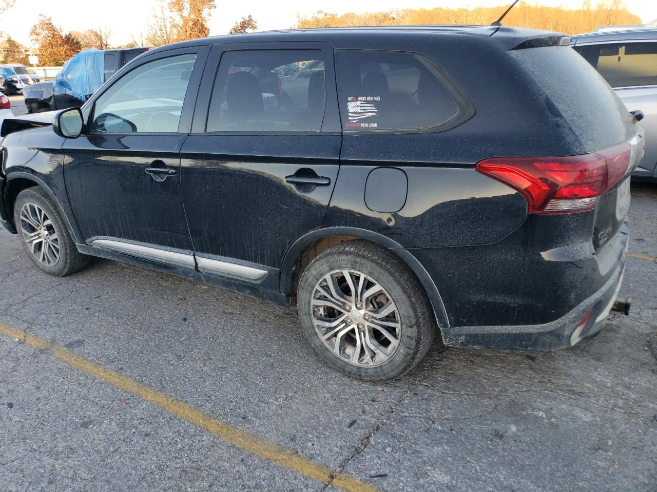 Obraz 2 z 2016 MITSUBISHI OUTLANDER SE 2016 z VIN JA4AZ3A34GZ041445