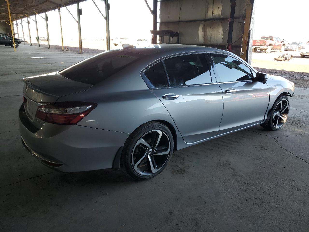 Image 3 of 2017 HONDA ACCORD HYBRID 2017 with VIN JHMCR6F35HC014816