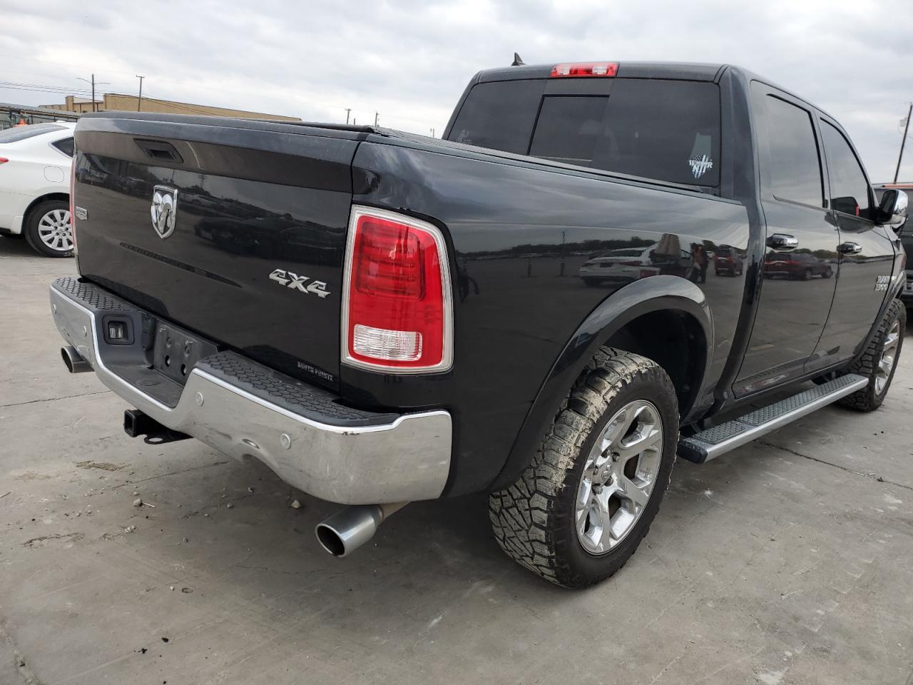 Image 3 of 2017 RAM 1500 LARAMIE 2017 with VIN 1C6RR7NT5HS823992